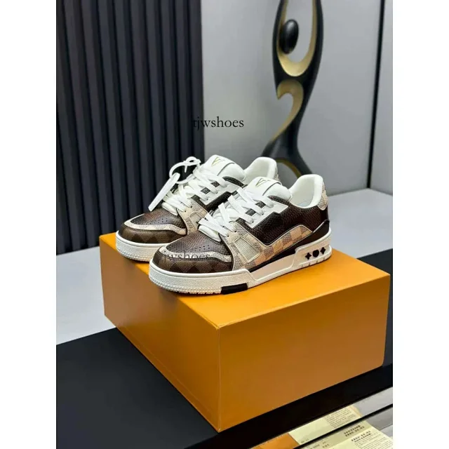 Louis Vuitton Sneakers LV Trainer low-top monogram product detail image 8