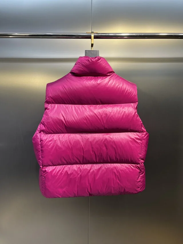Canada Goose Vests Quilted high-collar puffer vest product detail image 10