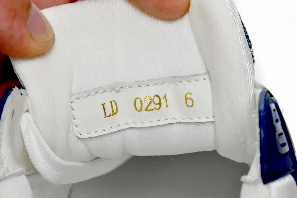 Louis Vuitton Archlight White and Gray Chunky Sneakers - 11
