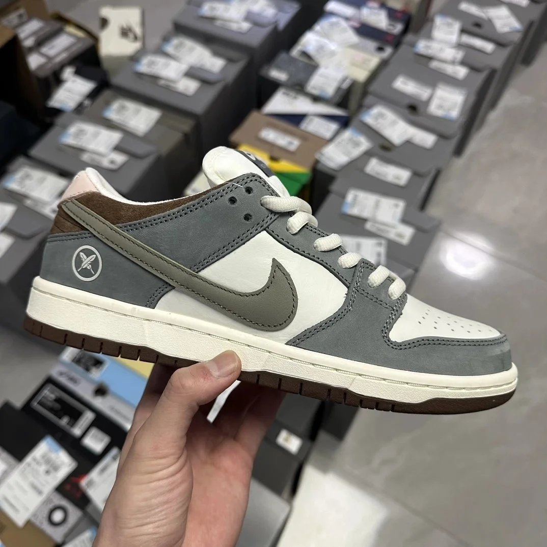 Collaboration Grey White FQ1180-001