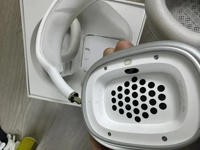 Unbranded Wireless in-ear earbuds with charging case product detail image 6