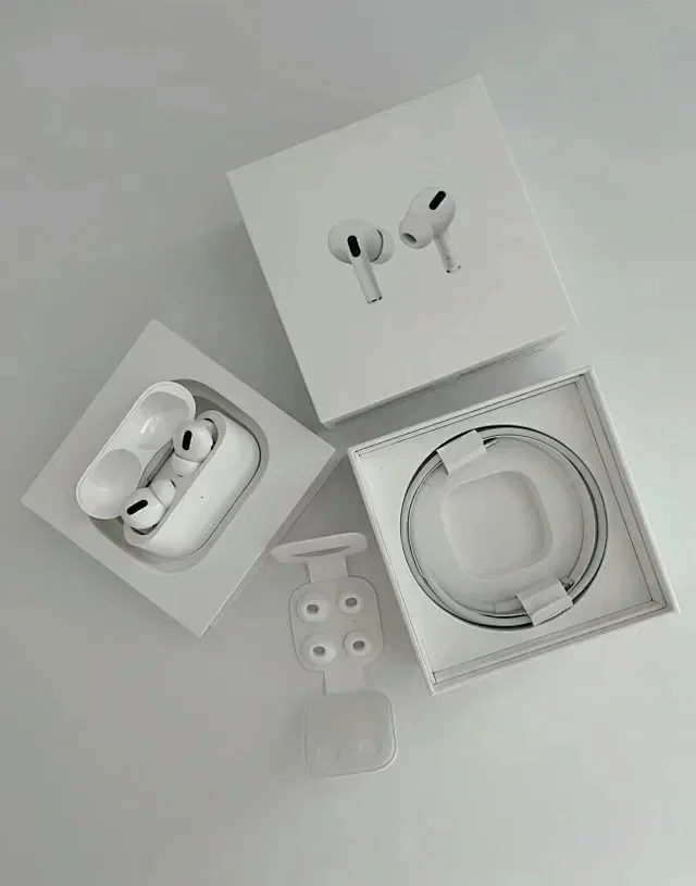 Unbranded Wireless in-ear earbuds with charging case product detail image 2