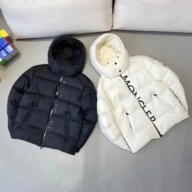 Moncler Down Jackets Hooded color-block puffer jacket product detail image 2