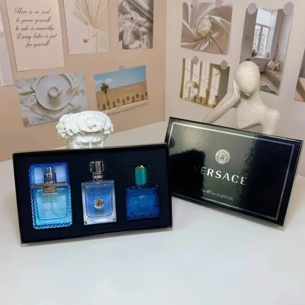 Versace Eau Fraîche Gift Set Blue Perfume - 1