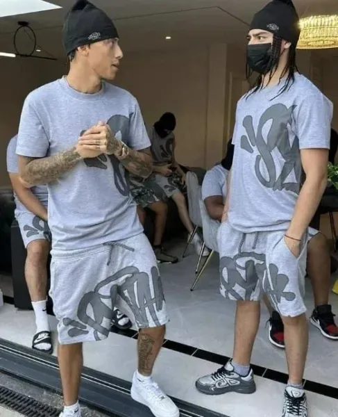 Off-White Graffiti Print Gray T-Shirt and Shorts Set - 8