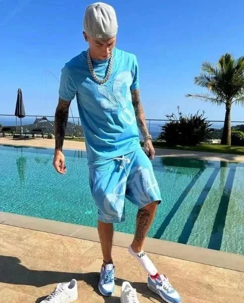 Off-White Graffiti Print Gray T-Shirt and Shorts Set - 9