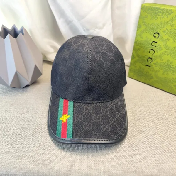 Gucci GG Supreme Bee-Embroidered Baseball Cap Black - 1
