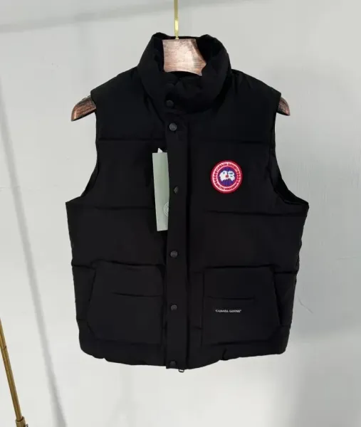 Canada Goose Freestyle Vest Black Outerwear - 1