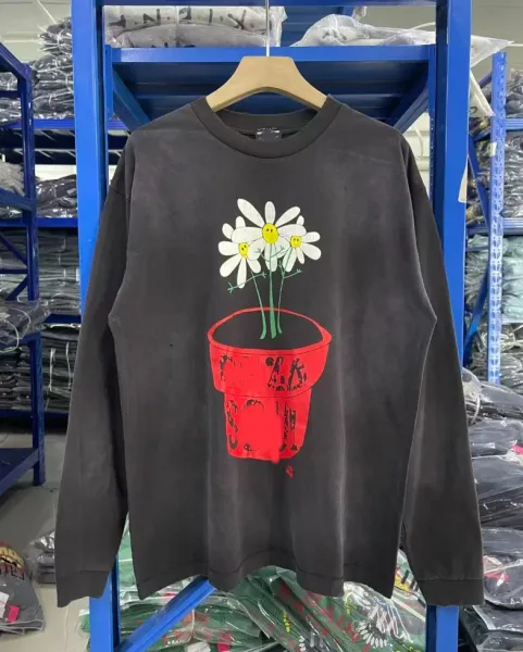 Design Daisy Pot Graphic Long Sleeve Tee Black T-Shirts - 1
