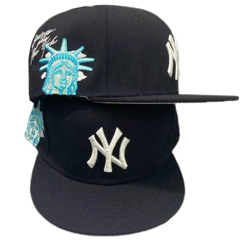 New York Yankees x Statue of Liberty Embroidered Snapback Cap Black Hats