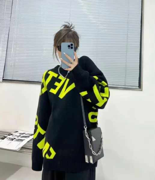 Vetements Oversized Logo Knit Sweater Black - 3