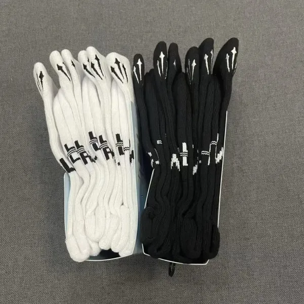 Nike Swoosh Logo Crew Socks Black and White - 3
