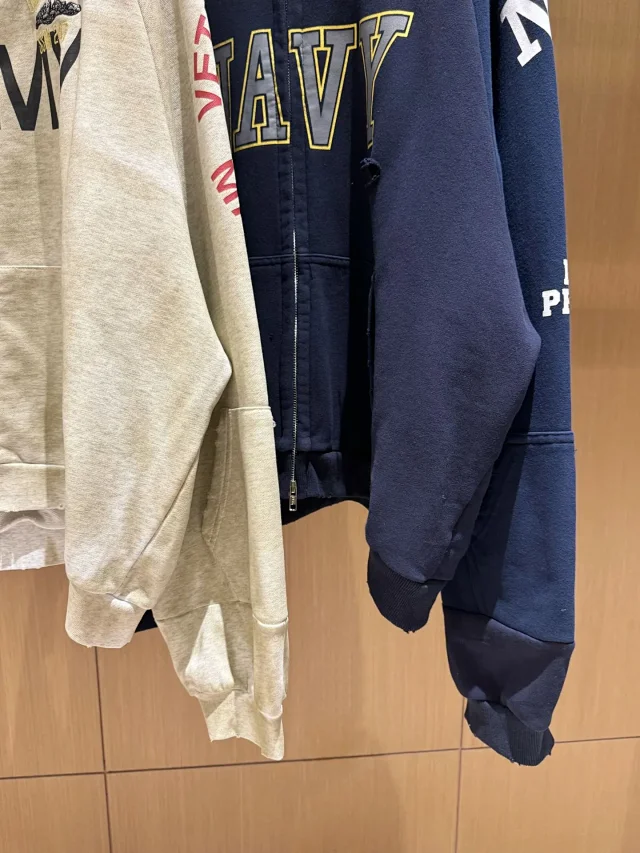 Unbranded Hoodies & Sweatshirts Distressed color-block zip-up hoodie with military-inspired graphic print product detail image 33
