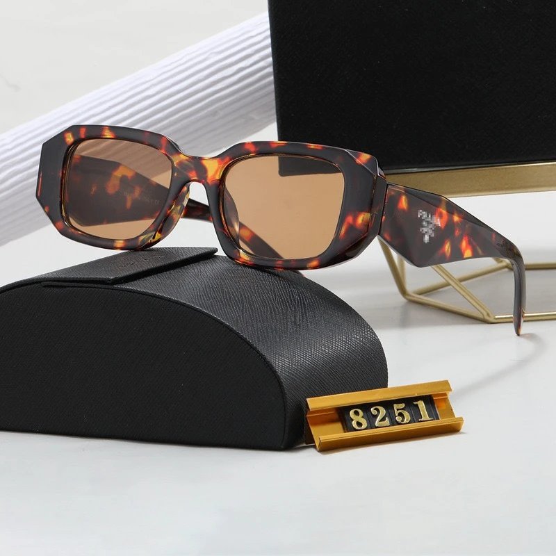 Hawksbill framed tea slices