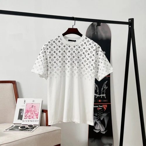 Louis Vuitton T-Shirts Gradient Monogram Print — White (upper body gradient print)