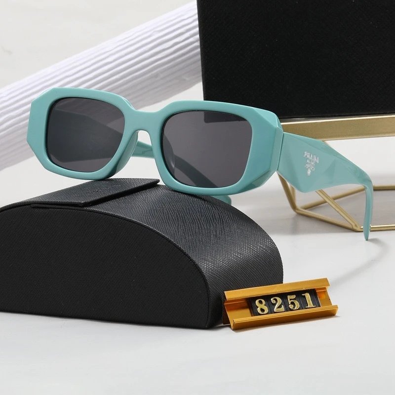 Light green frame with black gray patches