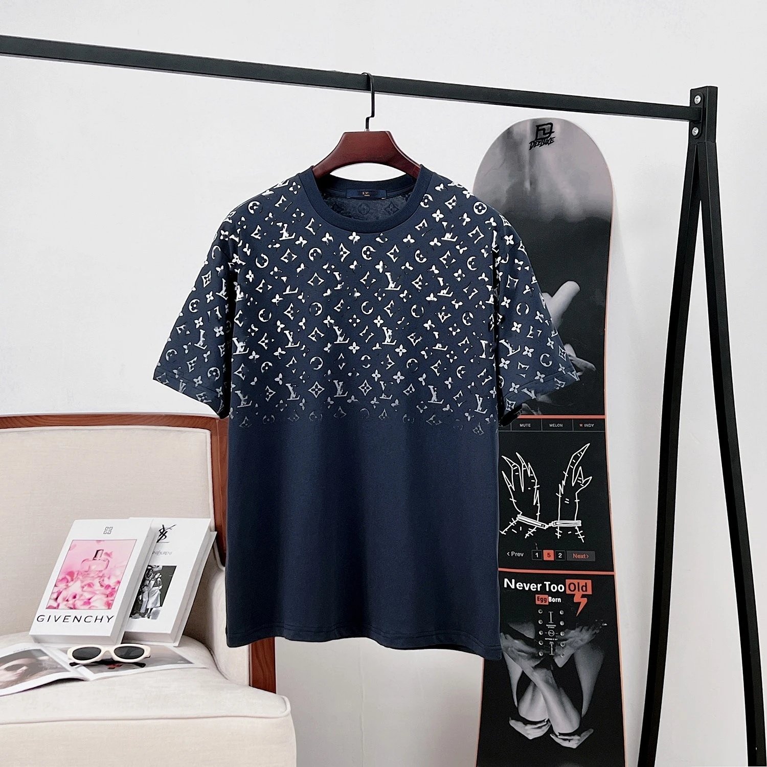 Louis Vuitton T-Shirts Gradient Monogram Print — Navy blue (upper body gradient print)