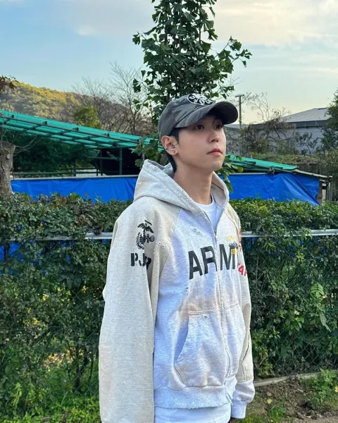 Philipp Plein x Custom Military-Style Zip-Up Hoodie in Gray with Camo Cap - 18