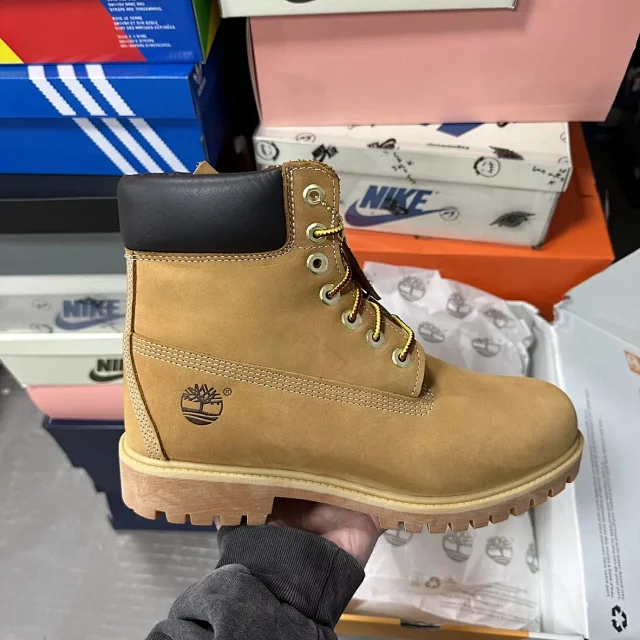 Timberland Boots 6-Inch Lace-Up with Padded Collar product detail image 2
