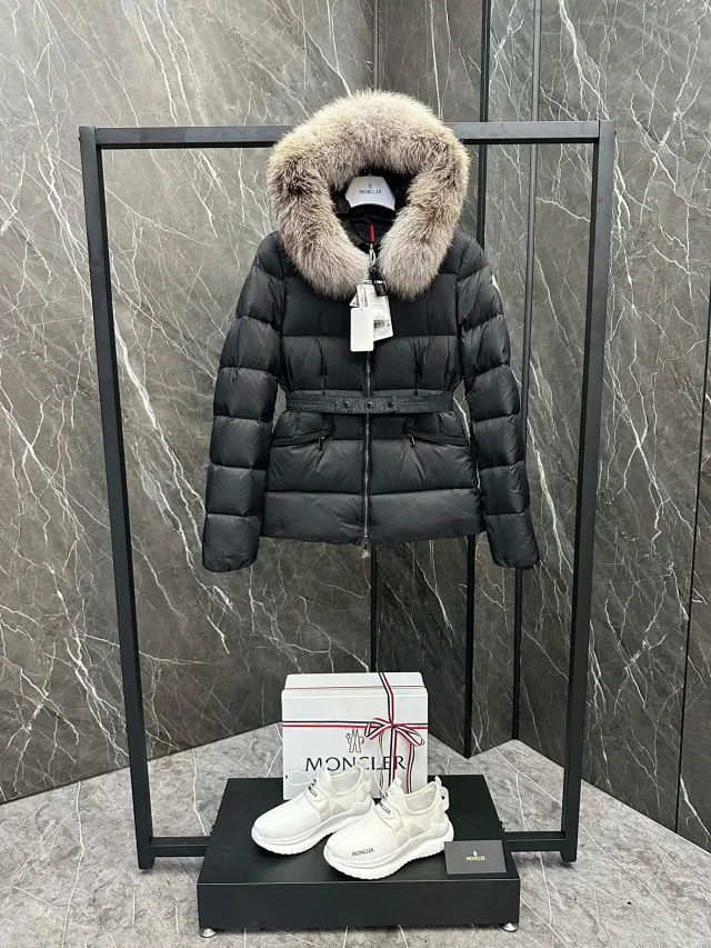Moncler Down Jackets Belted fur-trim hood puffer jacket product detail image 6