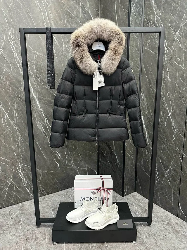 Moncler Down Jackets Belted fur-trim hood puffer jacket product detail image 7