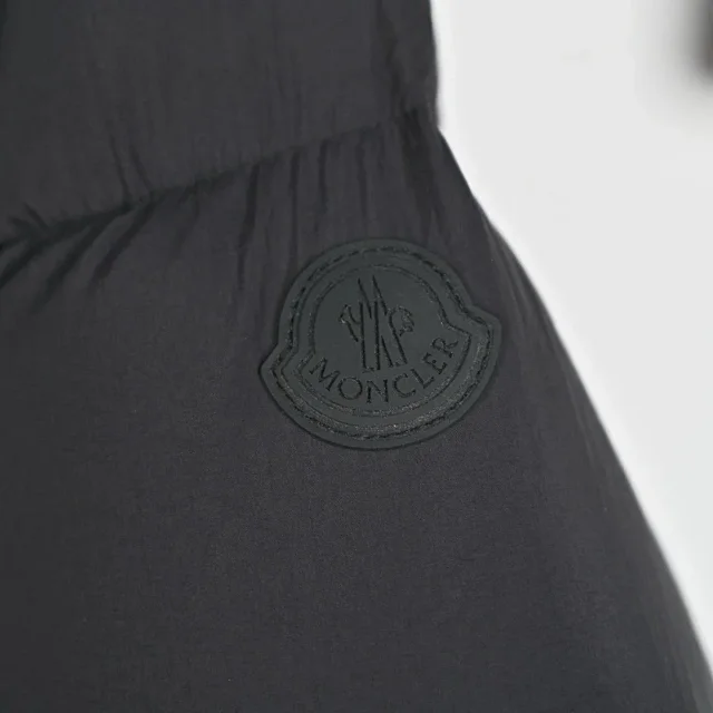 Moncler Down Jackets Madeira hooded puffer jacket product detail image 9