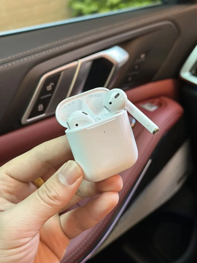 Apple AirPods wireless earbuds product detail image 5