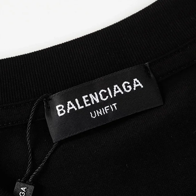 Balenciaga T-Shirts Oversized Logo Graphic product detail image 19