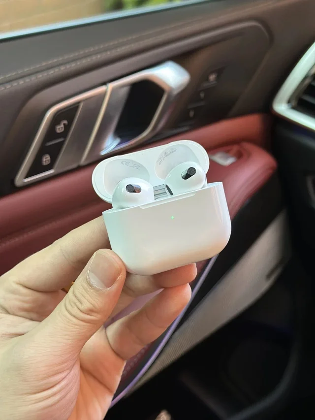 Apple AirPods wireless earbuds product detail image 10