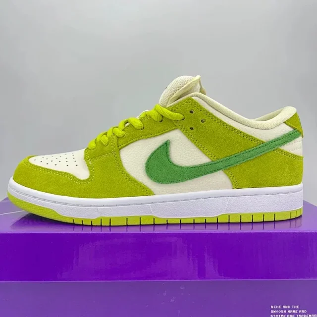 Nike Sneakers Dunk Low Retro product detail image 16