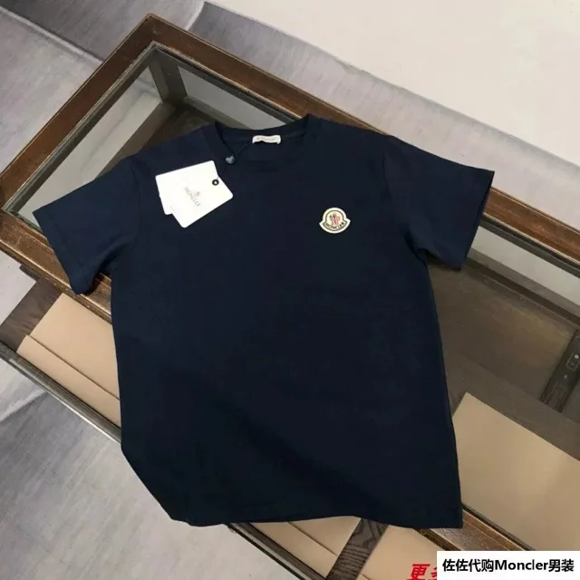Moncler T-Shirts Short-Sleeve Logo-Print T-Shirt product detail image 3