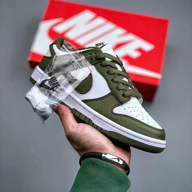 Nike Sneakers Dunk Low Retro product detail image 19