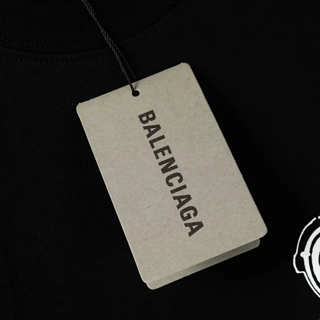 Balenciaga T-Shirts Oversized Logo Graphic product detail image 22