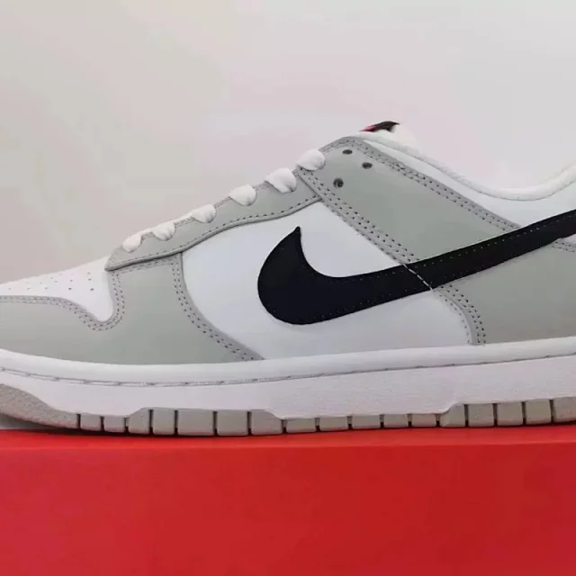 Nike Sneakers Dunk Low Retro product detail image 28