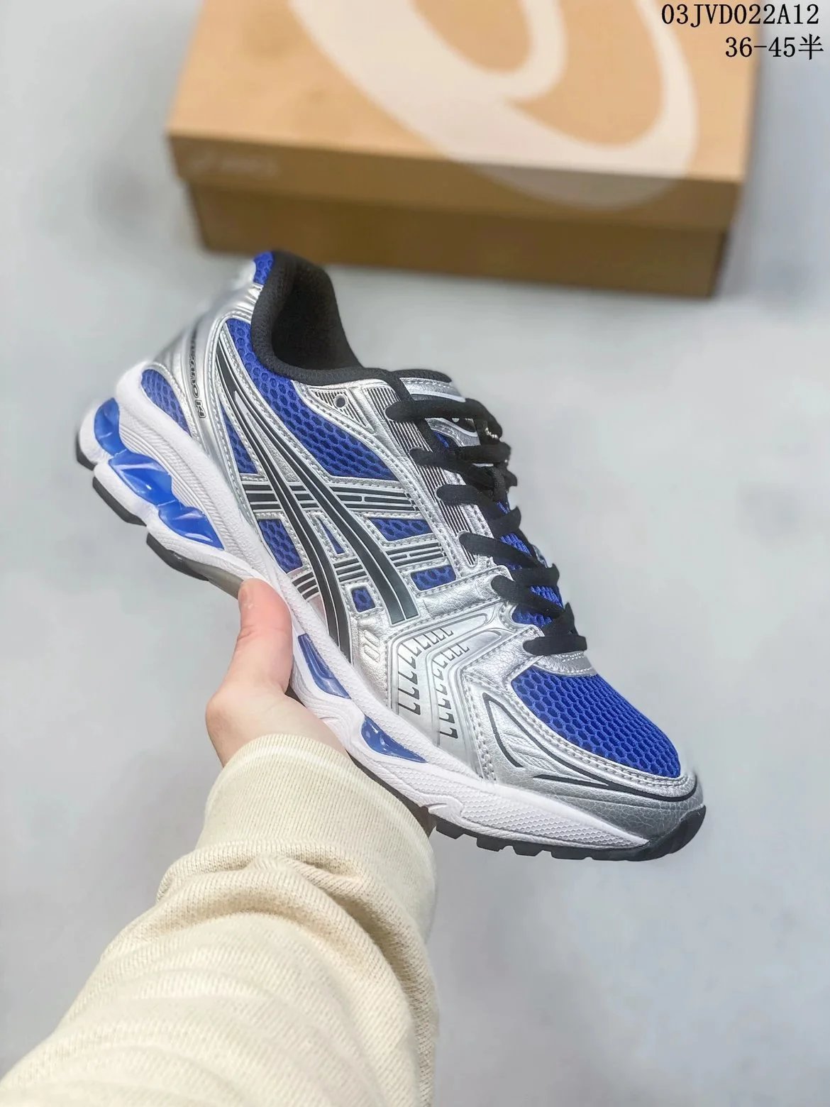 Asics Sneakers · 3