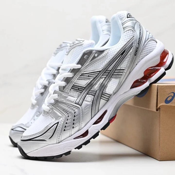 Asics Sneakers · 6