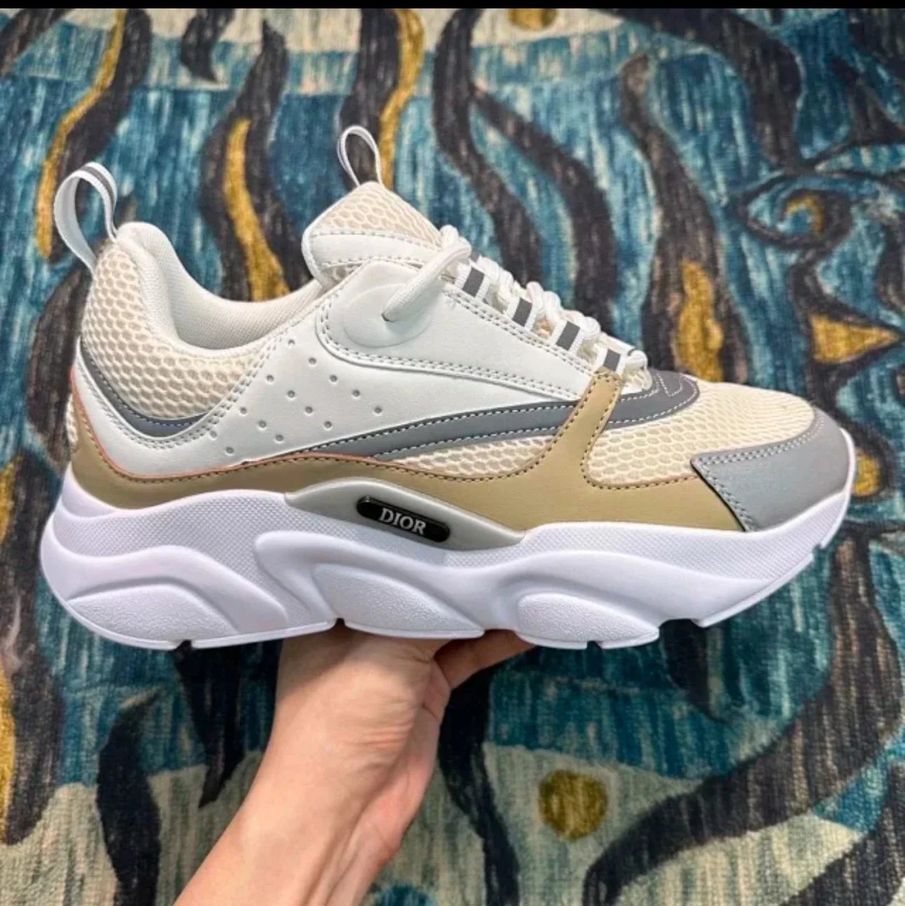 beige