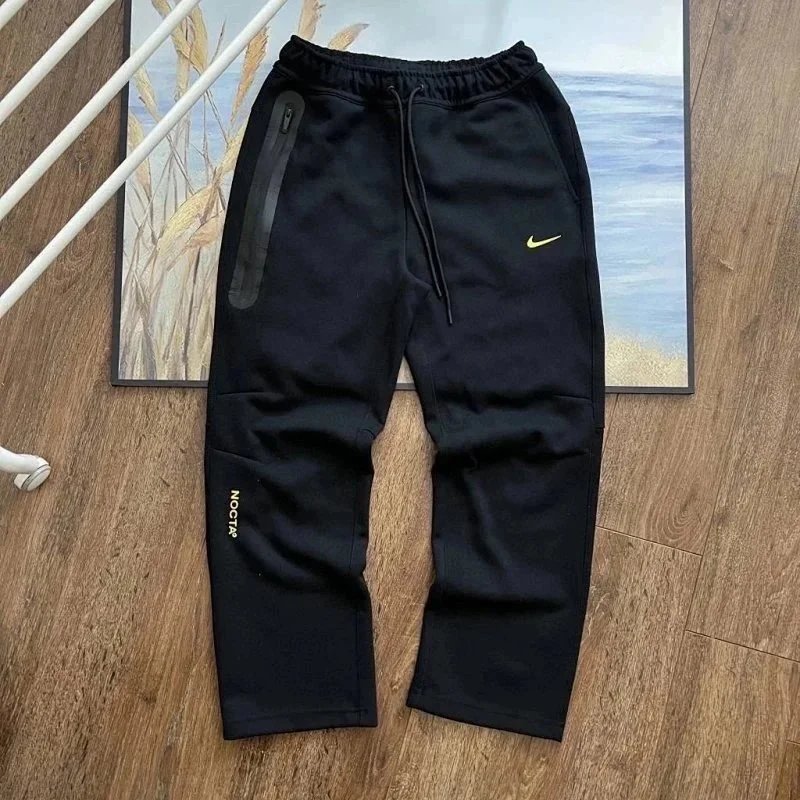 Nocta Tech 黑色裤子