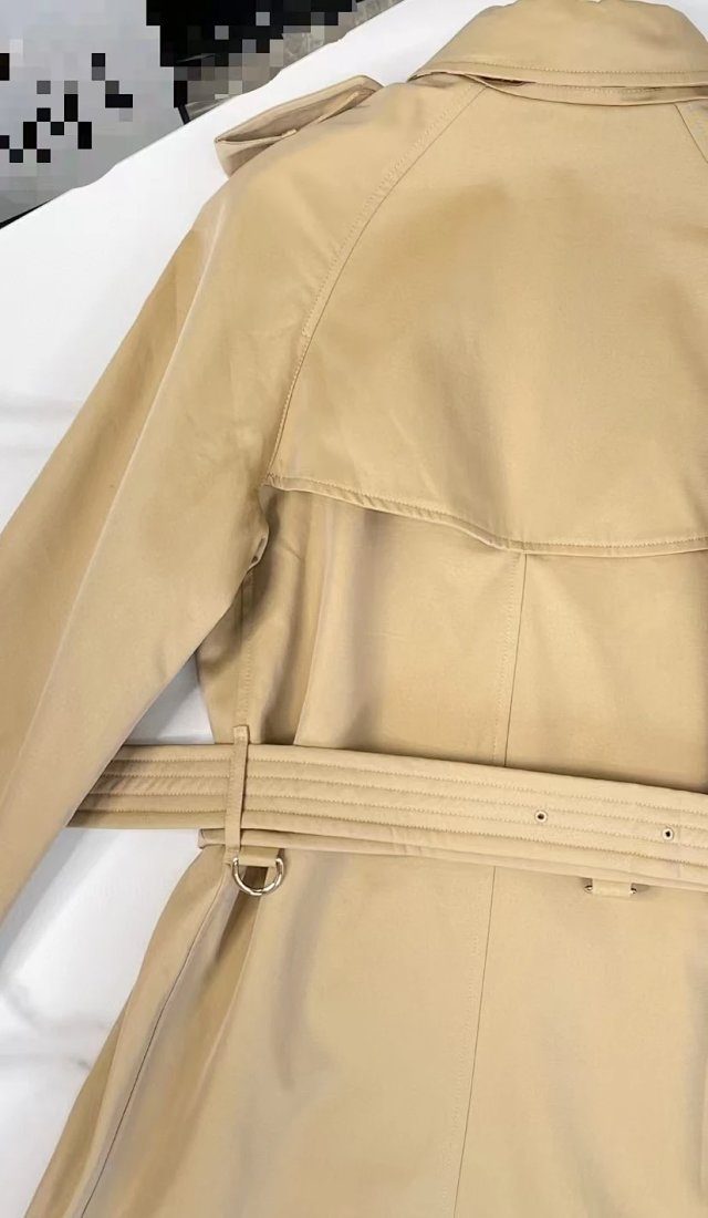 Burberry Chelsea Heritage Long Trench Coat: seller detail photo 1