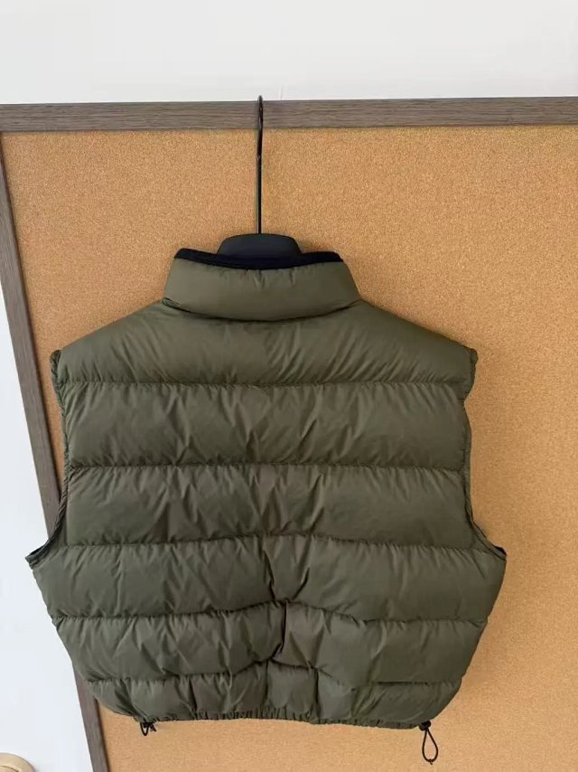 Padded Light Ponge Vest: seller detail photo 6