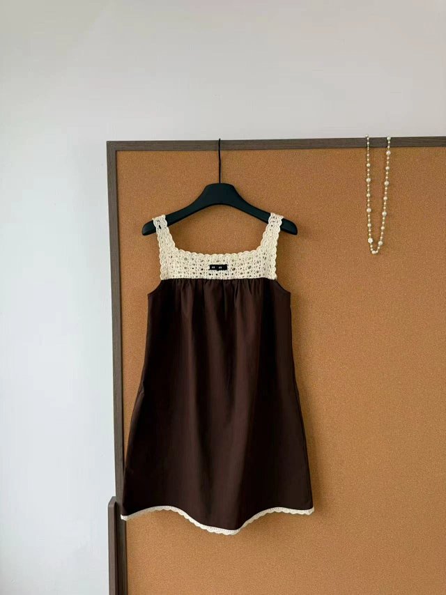Dresses: seller detail photo 2