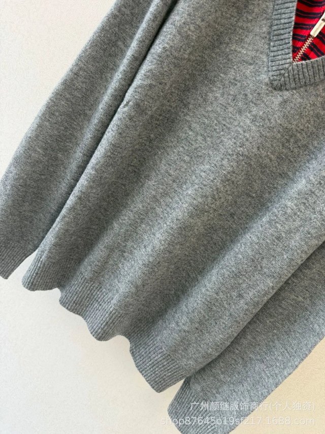 Cashmere and jersey sweater: seller detail photo 5