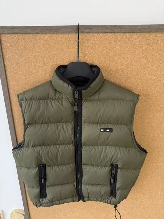 Padded Light Ponge Vest: seller detail photo 4
