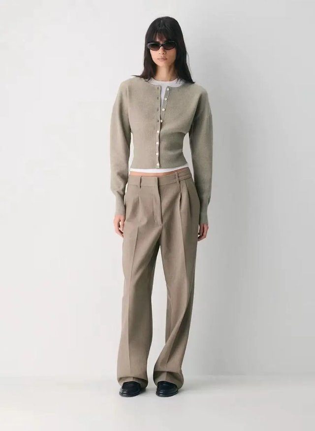 Aritzia Wilfred: seller detail photo 2