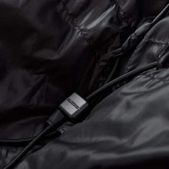 Balenciaga Down Jackets Logo-Print Puffer Jacket product detail image 10