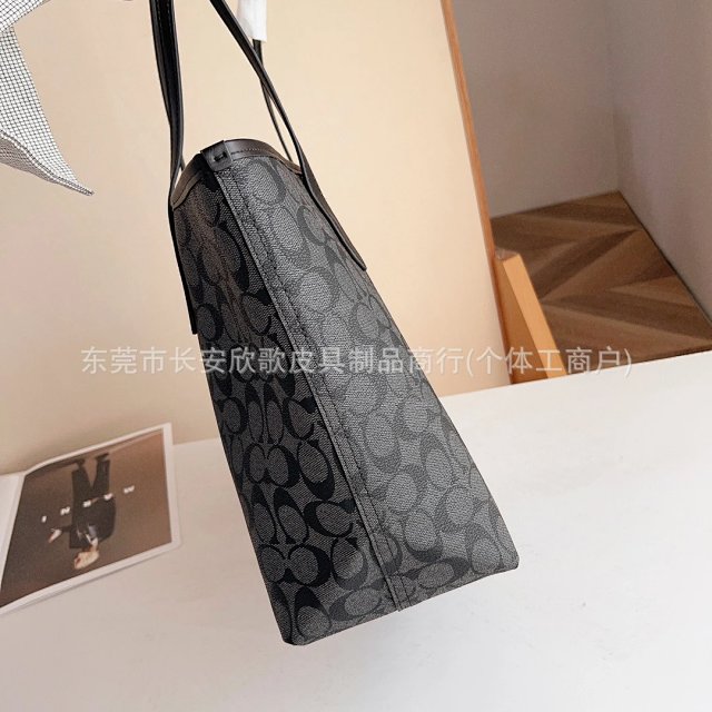 Coach City Tote: seller detail photo 4