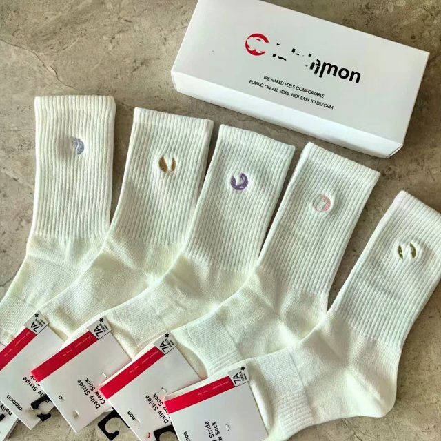 Lululemon Mid‐calf sports socks: seller detail photo 8