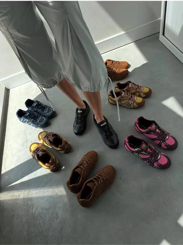 Marc Jacobs The 72 Spring: seller detail photo 9