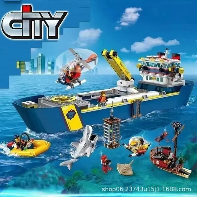 Lego-compatible polar expedition ship—a large, buildable vessel for children that actually floats.: seller detail photo 2