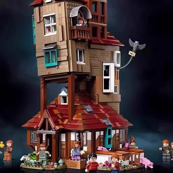 Building block toy compatible with the LEGO Harry Potter The Burrow Collector's Edition set.: seller detail photo 1